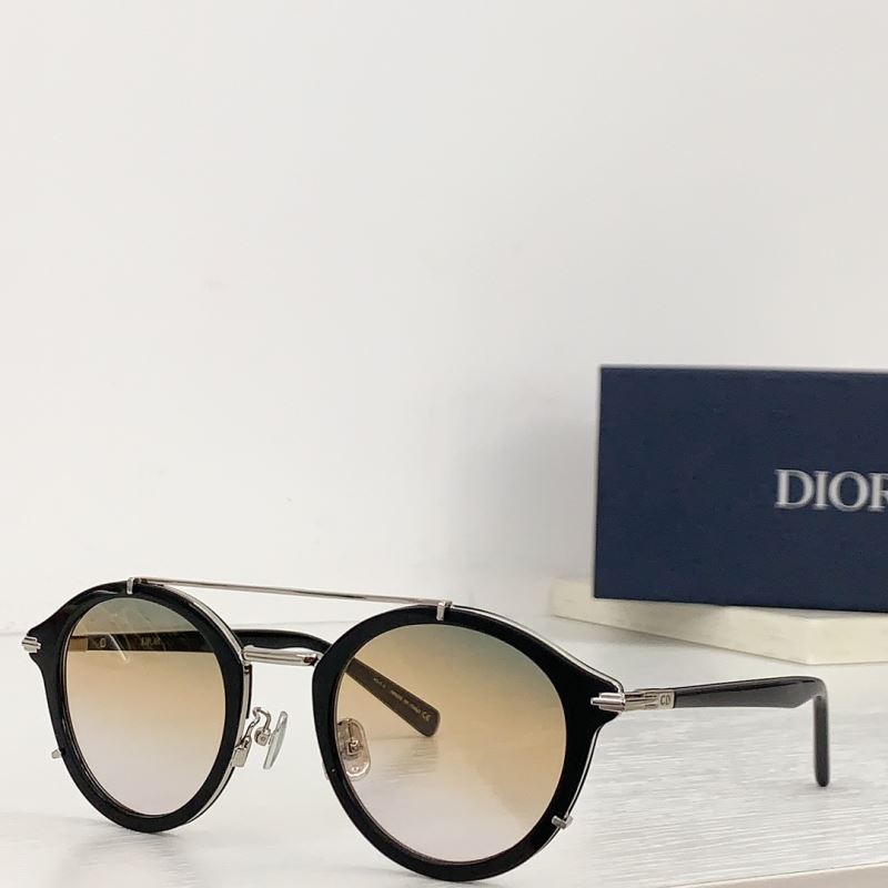 CHRISTIAN DIOR